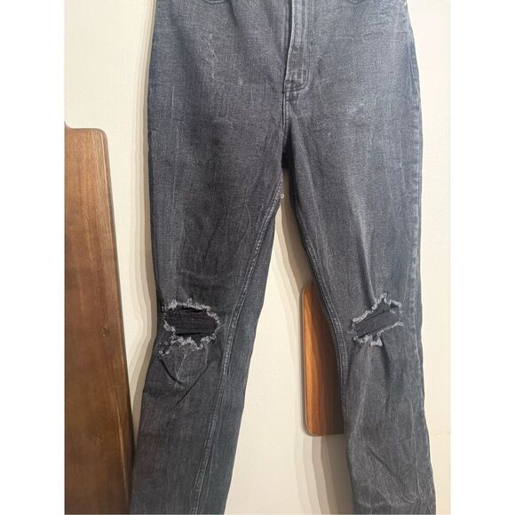 Abercrombie & Fitch Gray Distressed Ultra High-Rise Long Mom Jeans Size 27/4 - Picture 3 of 5
